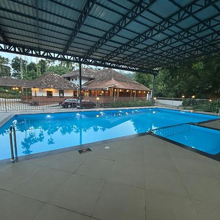 Sterling Vythiri Wayanad Hotel ภายนอก รูปภาพ