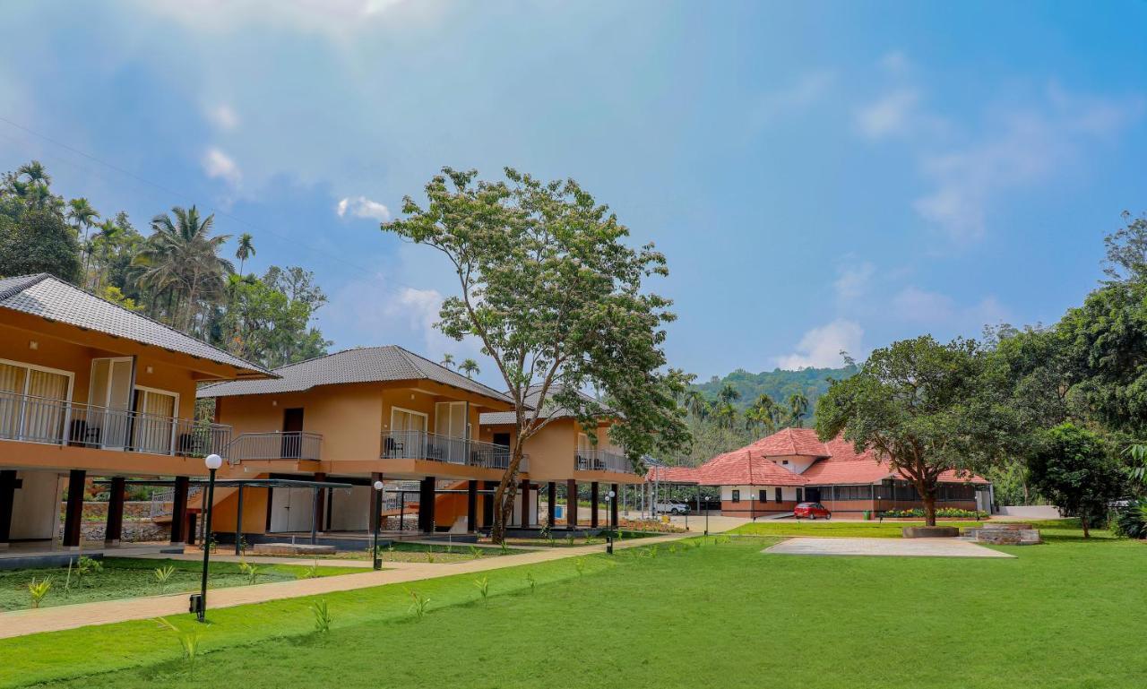 Sterling Vythiri Wayanad Hotel ภายนอก รูปภาพ