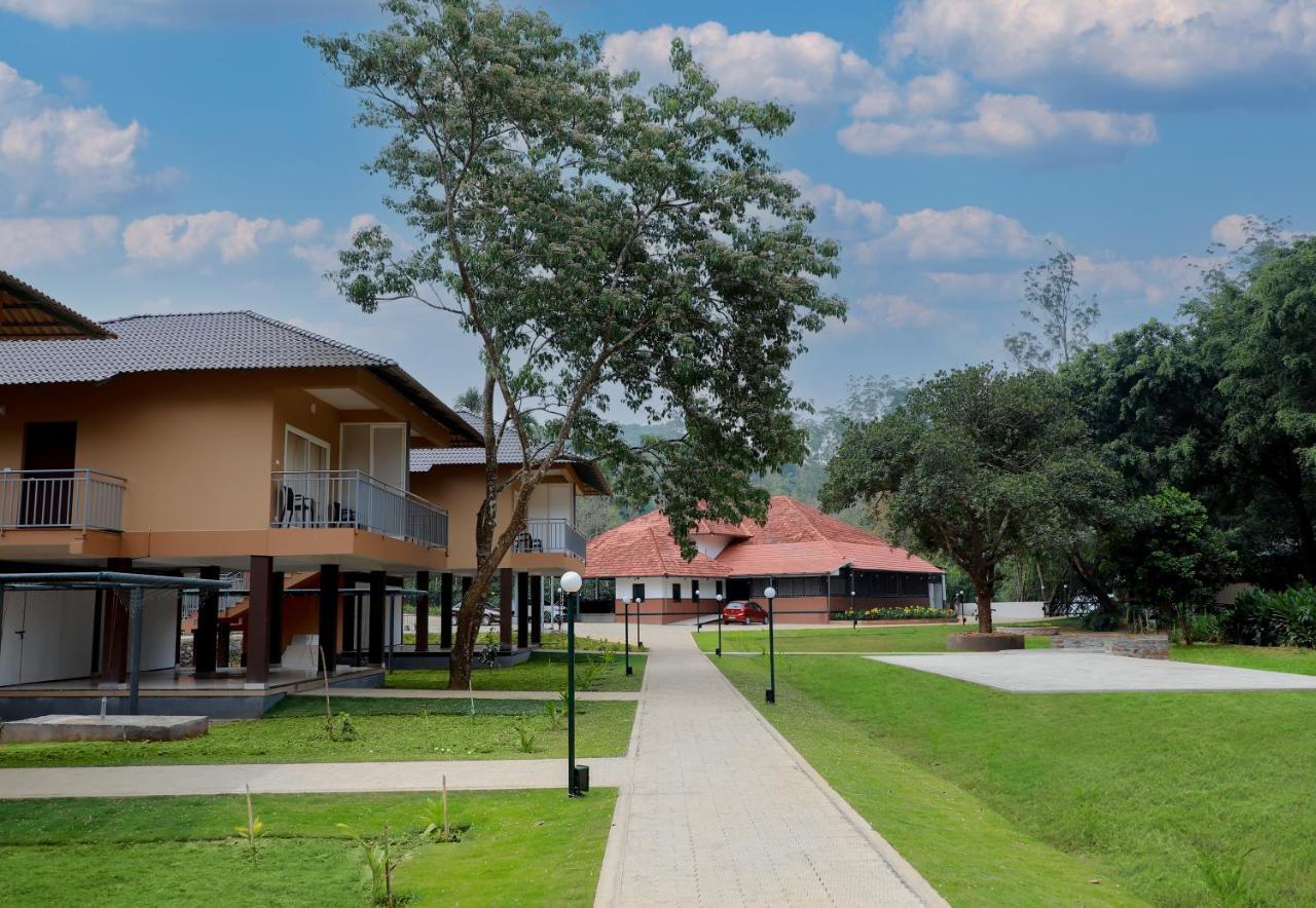 Sterling Vythiri Wayanad Hotel ภายนอก รูปภาพ