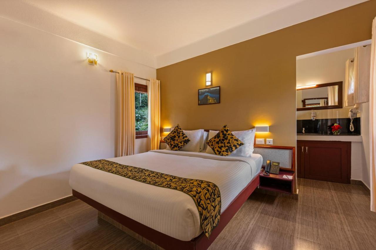 Sterling Vythiri Wayanad Hotel ภายนอก รูปภาพ