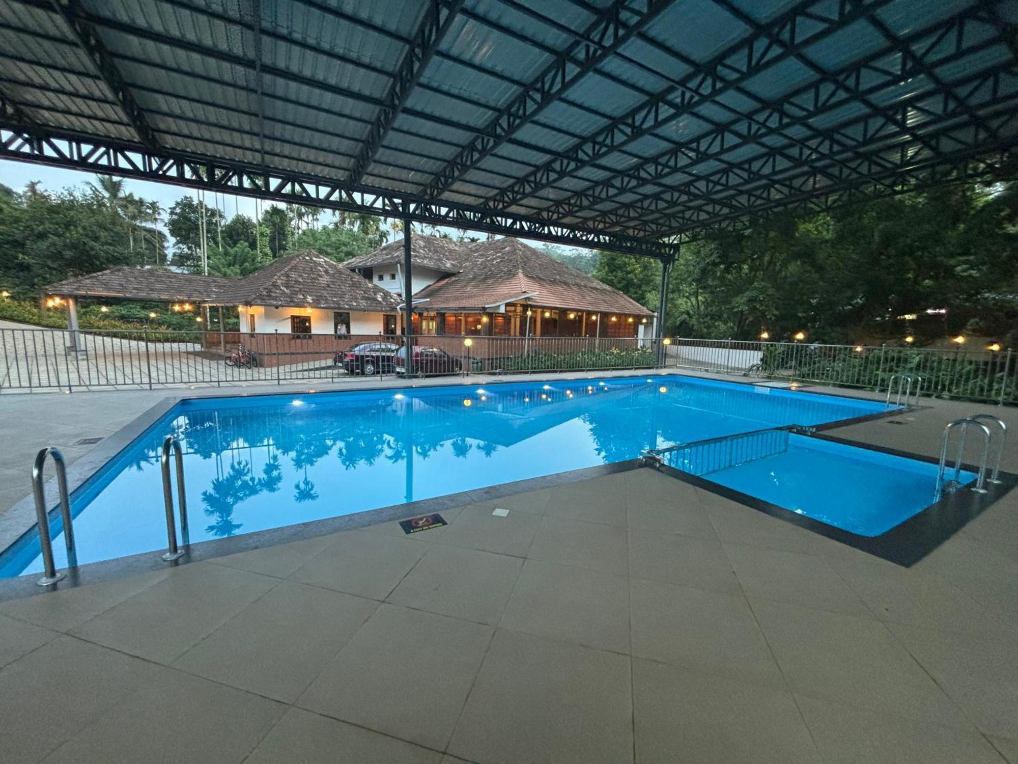 Sterling Vythiri Wayanad Hotel ภายนอก รูปภาพ